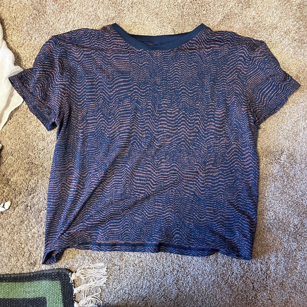 Lululemon workout top